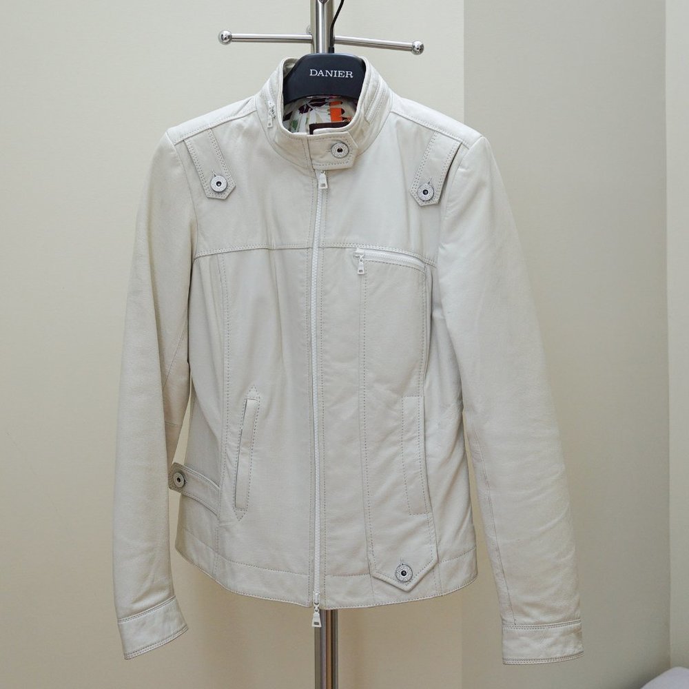 COPY - Beautiful White Danier LadiesLeather Jacket in EUC